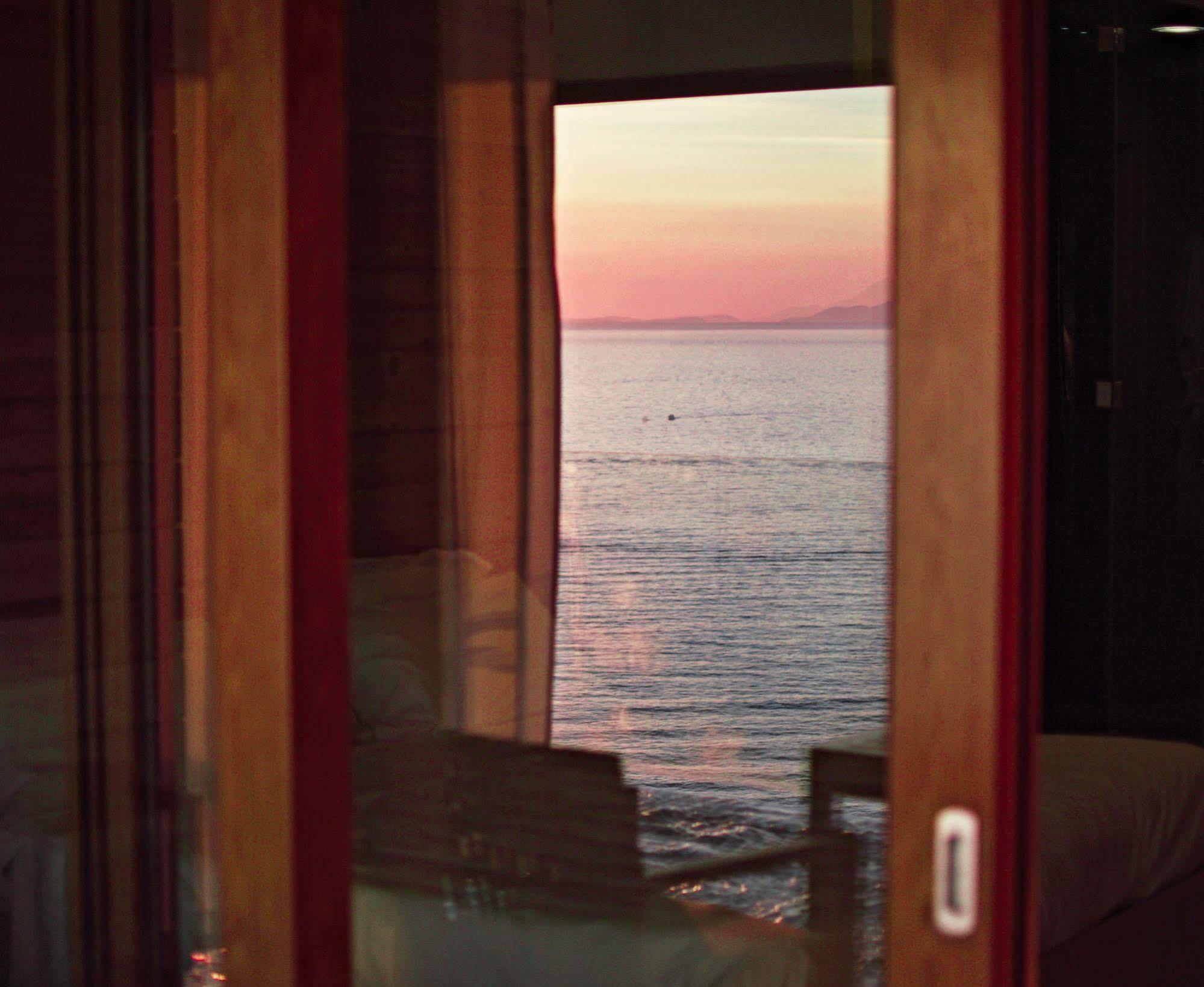 Laqua By The Sea Hotel Meta Kültér fotó